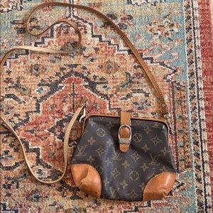 Vintage Louis Vuitton crossbody bag
